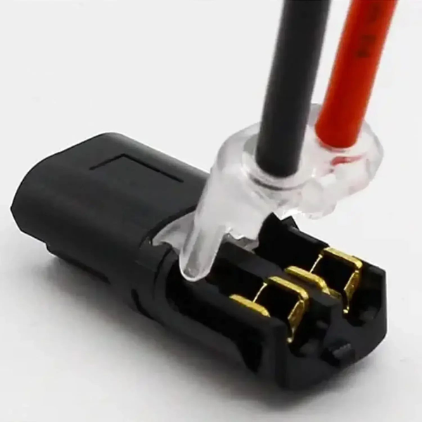 Quick-connect terminal no-soldering and no-stripping wire connector