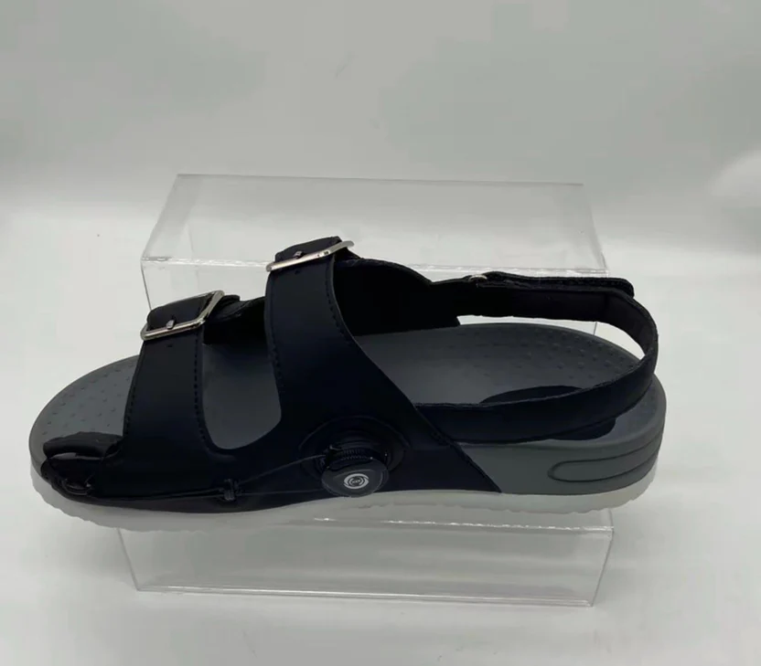 Custom-made sandals for women to correct hallux valgus, bunions, and flat feet.