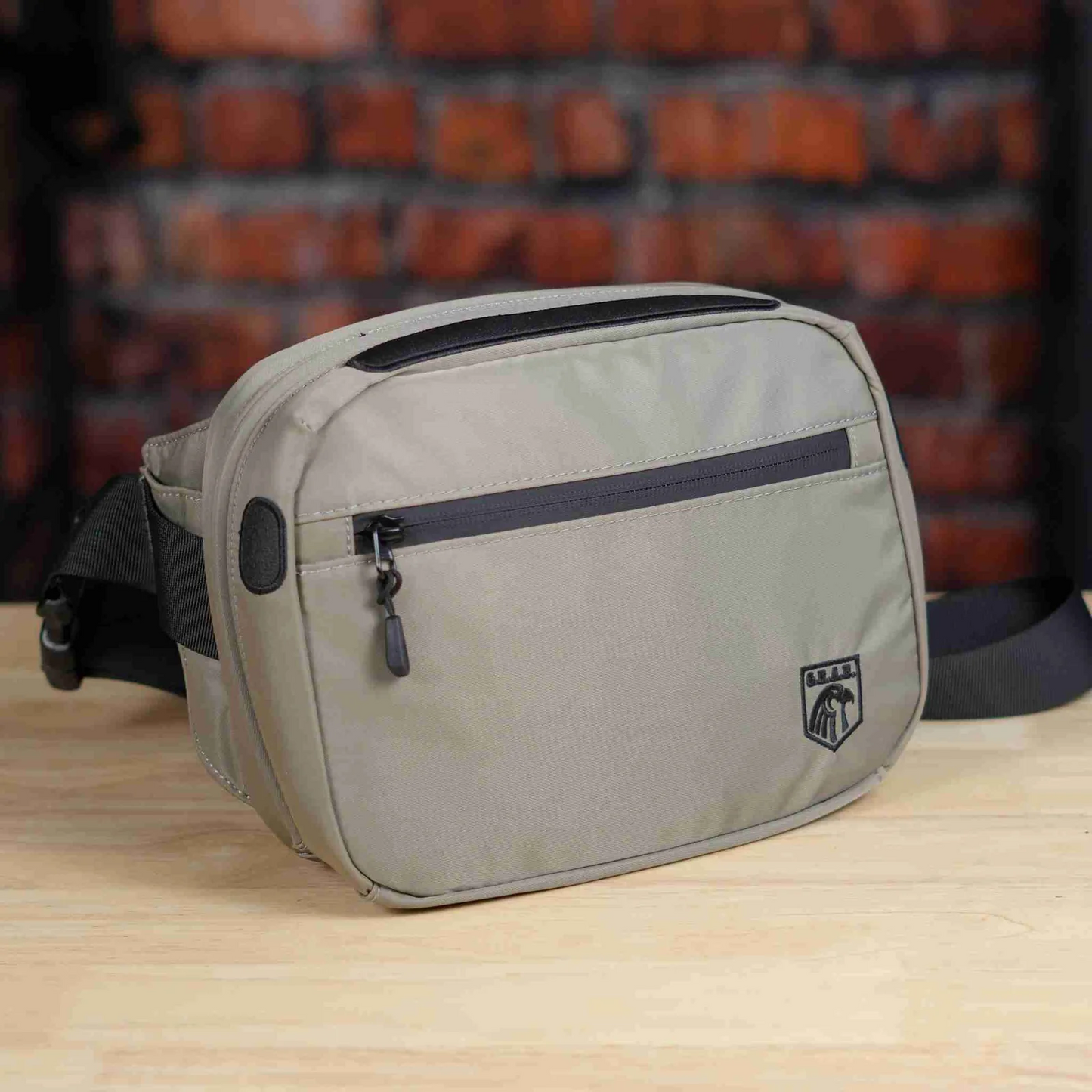 Quick - Magnetic Clasp Crossbody Bag
