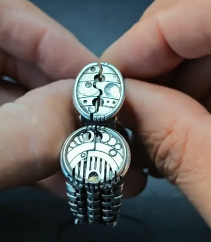 Multi-functional retractable finger tiger
