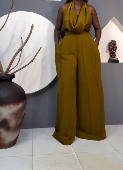 Halter neck elegant top with pockets and straight-leg pants