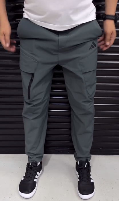 Multi-pocket tapered cargo pants